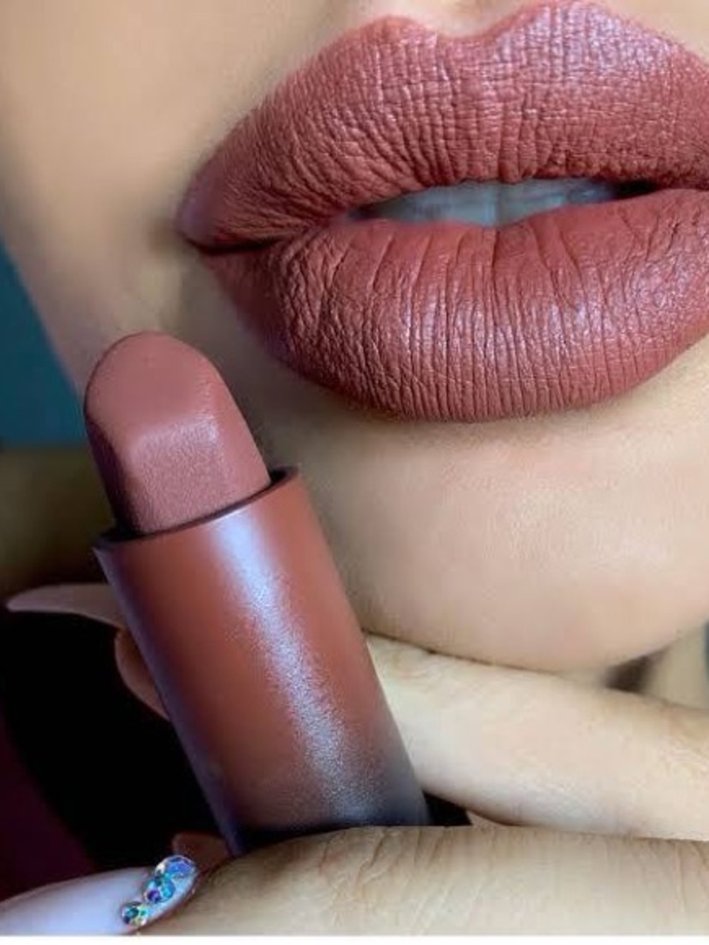 💄 HUDA BEAUTY Power Bullet Matte Lipstick — Shade: Game Night 💄